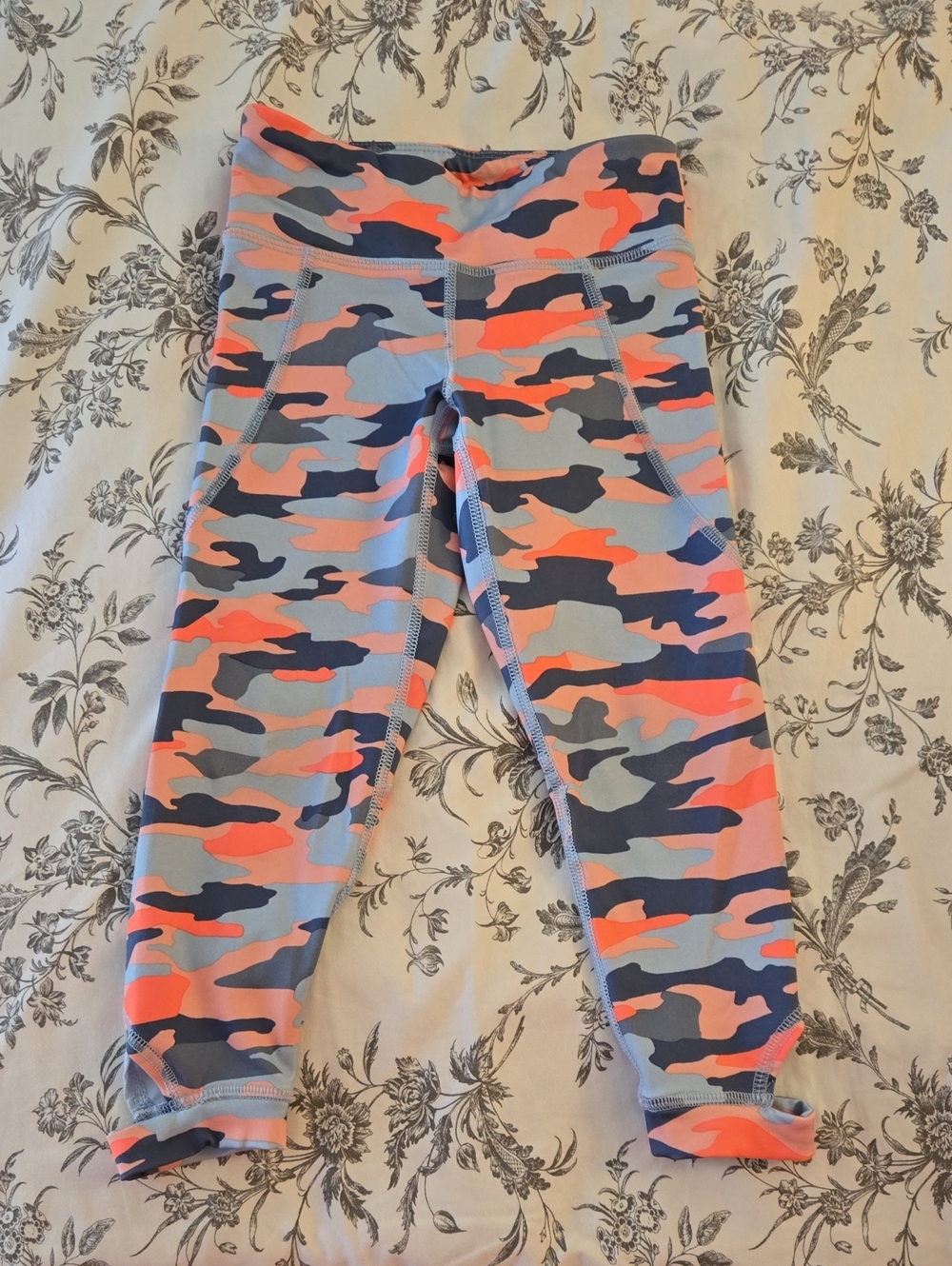 Old Navy Girls' Neon Camo Active Capri Leggings Blue/Coral